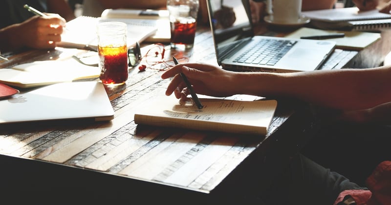 Gouvernance et stratégie d'entreprise : écrire qui décide et jusqu'où